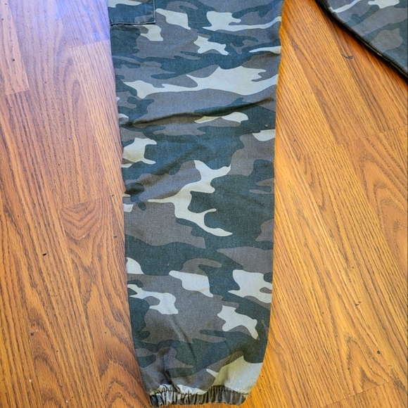 Streetwear Of Society Highrise Camo Cargo Pants Medium - Picture 8 of 10